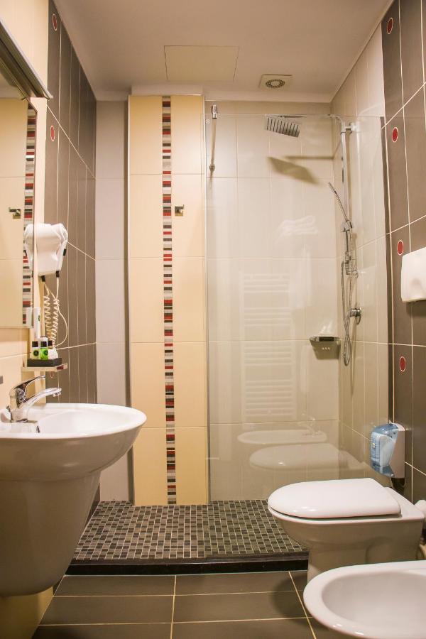 Monun Boutique Hotel Tirana Exterior photo